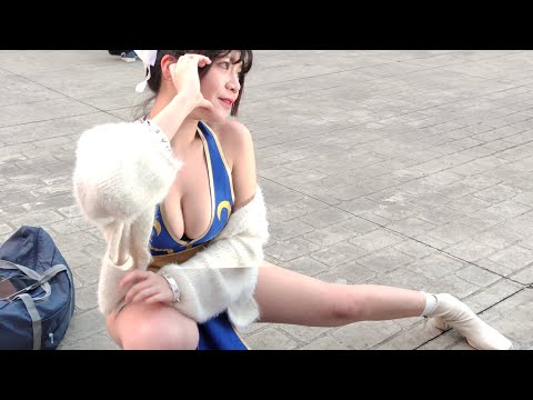 【CWT71 Cosplay】有点不习惯这麽气质优雅的春丽…😆😘 / CN: Jyun Chen / 游戏«快打旋风»角色•春丽 / 台大综合体育馆周边区域2025.12.14